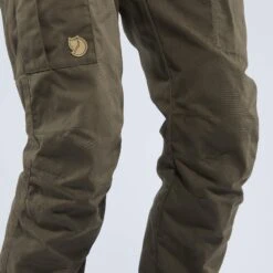 FJÄLLRÄVEN KARLA PRO WINTER TROUSERS W Damen - Trekkinghose Oliv-dunkelgrün -Globetrotter Verkäufe 310037019 e karla pro winter trousers fjaellraeven 1