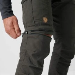 FJÄLLRÄVEN KARL PRO ZIP-OFF TROUSERS M Herren - Trekkinghose 26 FJÄLLRÄVEN KARL PRO ZIP-OFF TROUSERS M Herren - Trekkinghose -Globetrotter Verkäufe 5637539275 l karl pro zipoff trousers m fjaellraeven 24