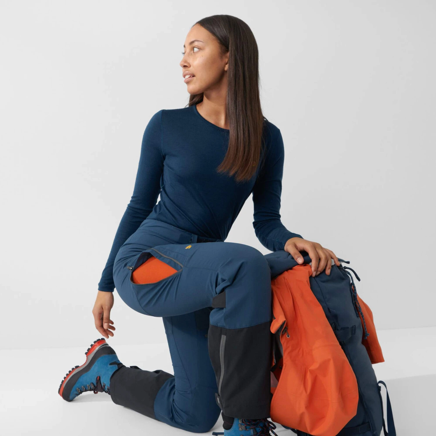 FJÄLLRÄVEN BERGTAGEN TOURING TROUSERS W Damen - Softshellhose 12 FJÄLLRÄVEN BERGTAGEN TOURING TROUSERS W Damen - Softshellhose – Bild 12